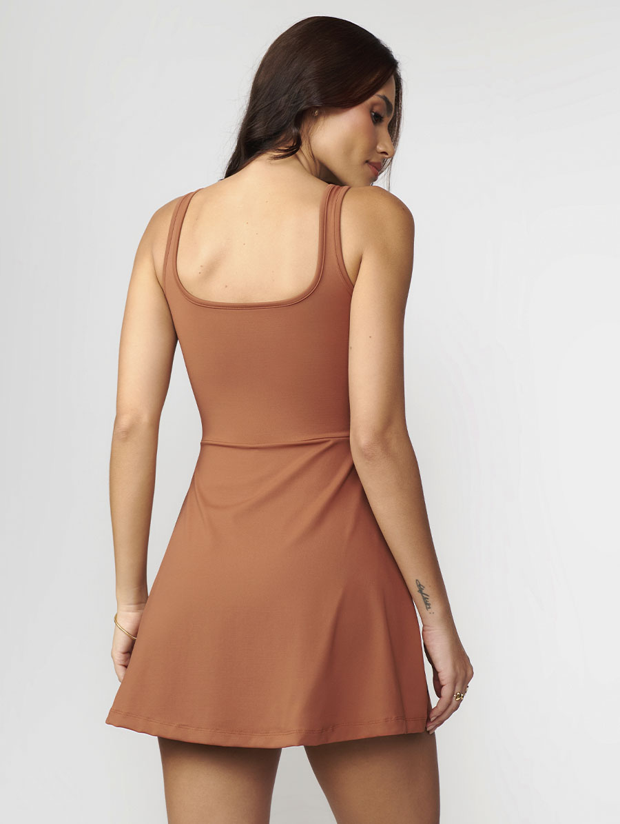 Vestido macaquinho terracota com amarração peça única com saia embutida toque gelado UV50+ Belles